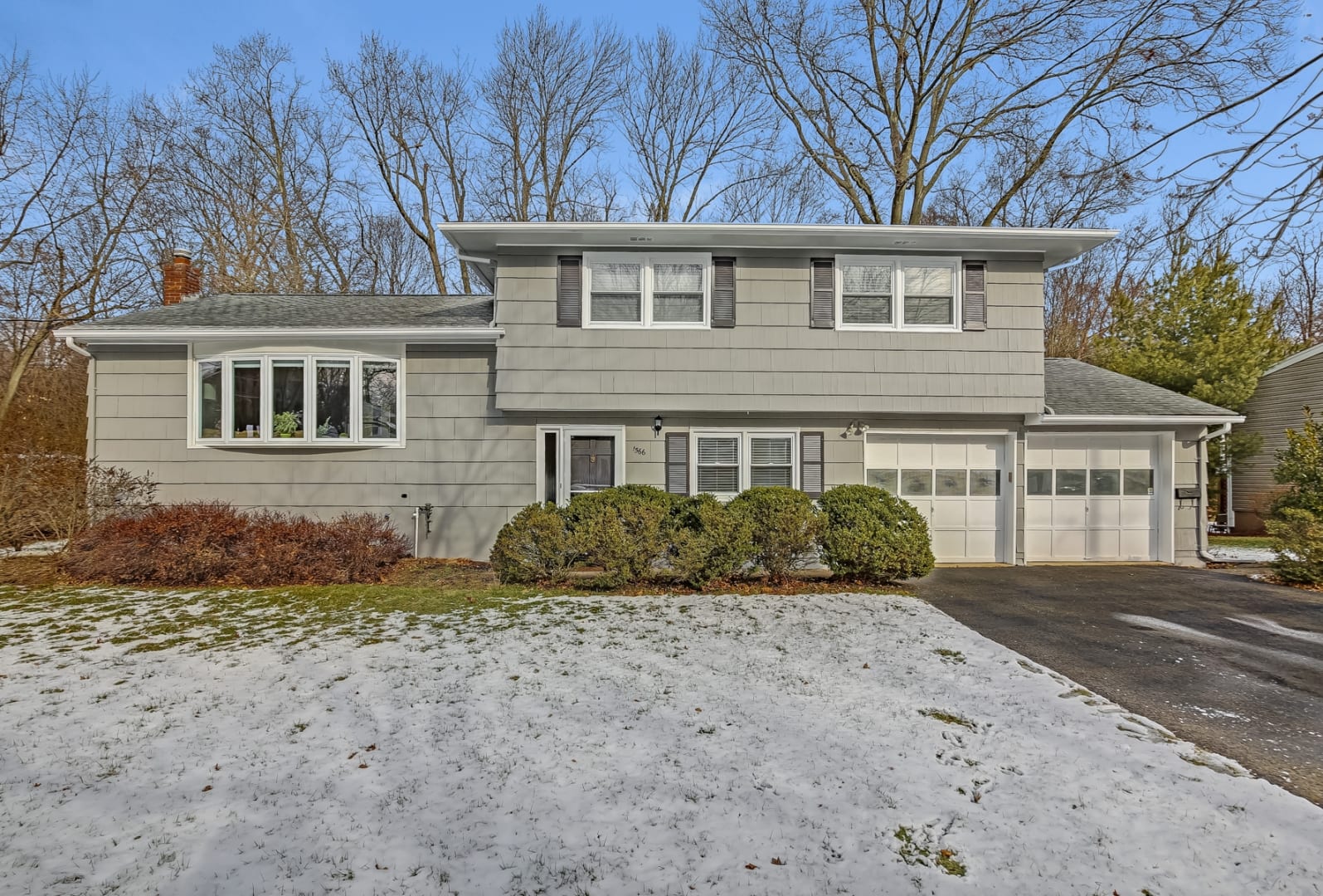1566 Brookside Rd, Mountainside, NJ 07092