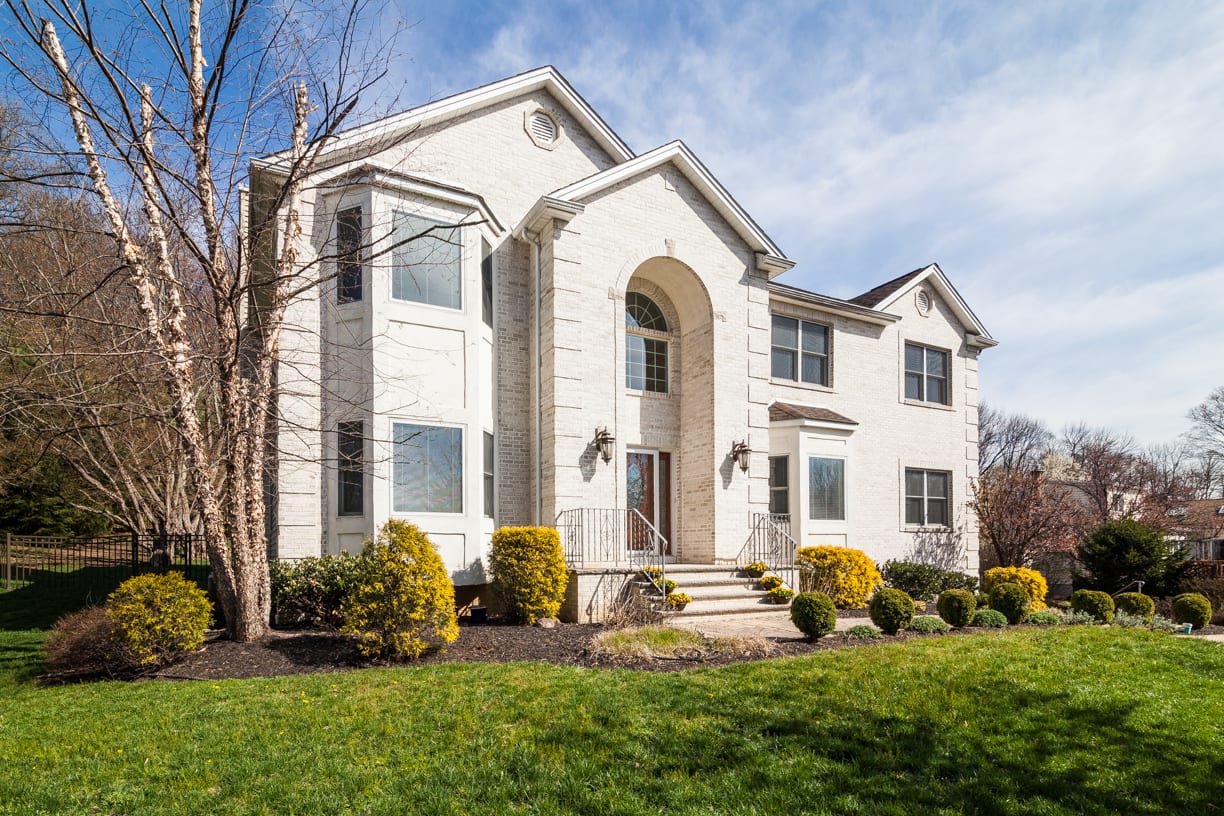 33 Frederick Place, Cedar Knolls, NJ 07927
